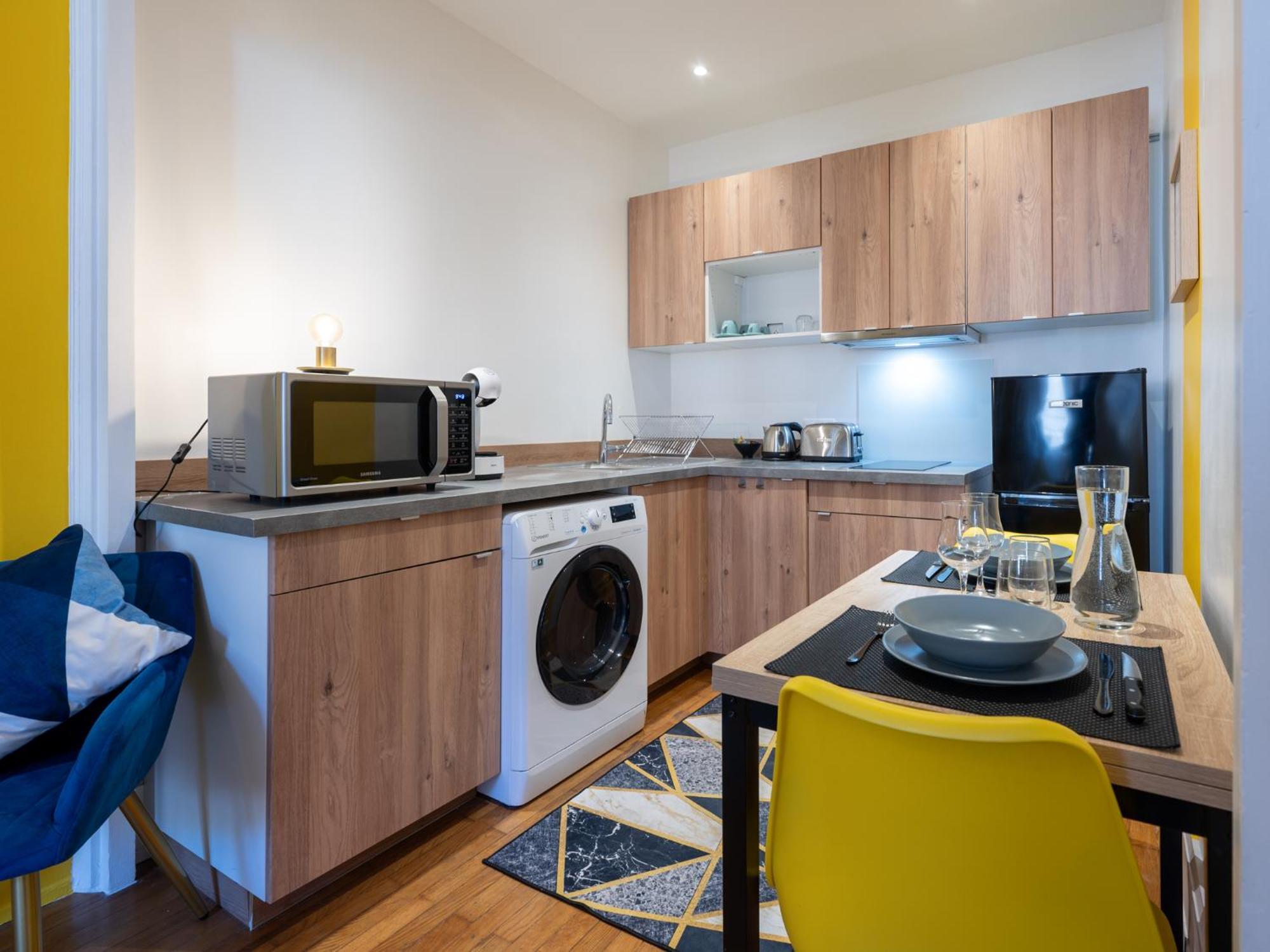 Le Dedieu - Hypercentre Garage Gratuit Wifi Netflix Amazon Prime Villeurbanne Exterior photo